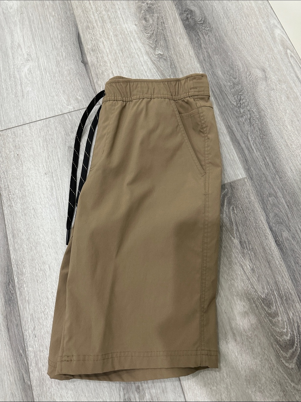 WeatherProof Tan Cargo Shorts with Black Drawstring